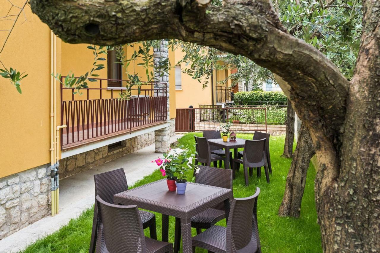 Ortaglia A2 Apartman Torri del Benaco Kültér fotó
