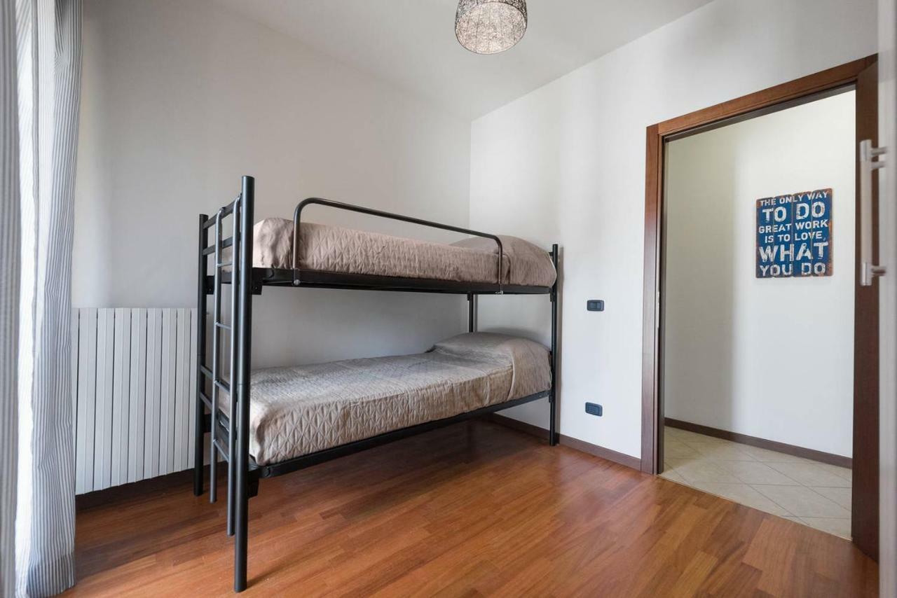 Ortaglia A2 Apartman Torri del Benaco Kültér fotó